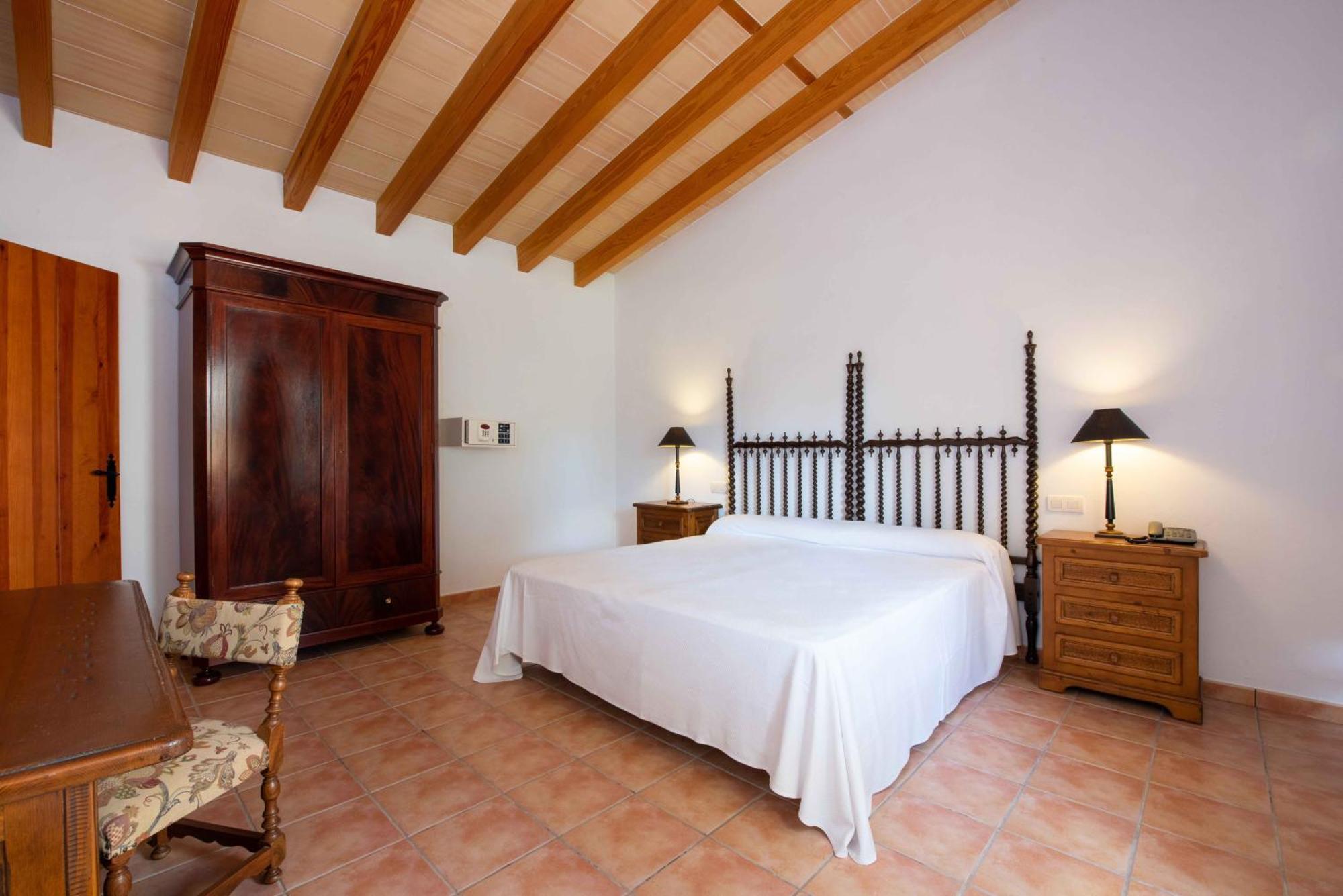Son Roig By Valentin Landhaus Porreres
