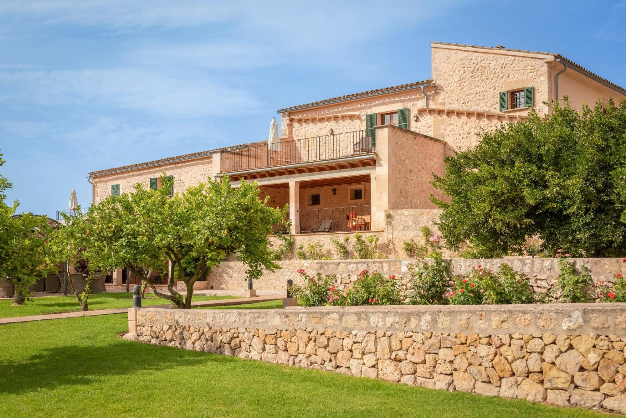 Son Roig By Valentin